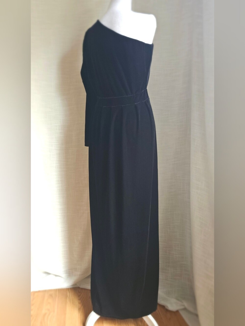 Désir Couture Black Velvet One-Shoulder Maxi Dress with Slit - Picture 9 of 16